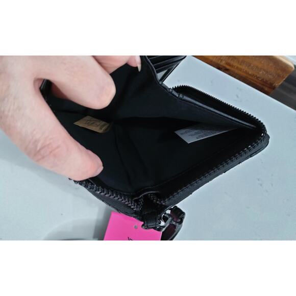 NWT Betsey Johnson black Kara wallet Quilted heart detail 7x4in zip closure glam - Picture 6 of 9